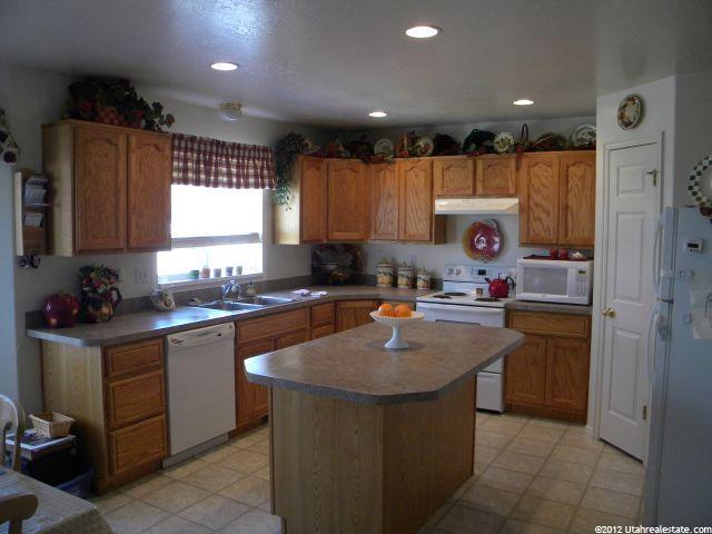 2633 S 200 E, Clearfield, UT 84015 — photo 4