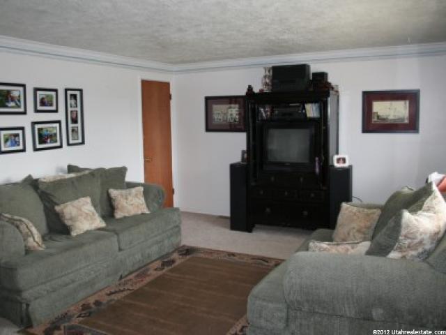 15 E Davis Blvd, Kaysville, UT 84037 — photo 2