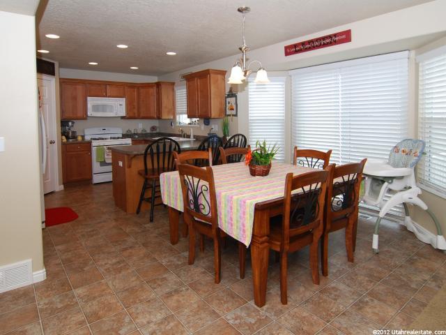 2372 N Sarus Crane Dr, Clinton, UT 84015 — photo 3