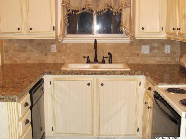 319 E Sego Lily Dr, Sandy, UT 84070 — photo 5