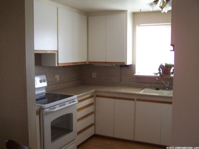 298 W 1350 N, Bountiful, UT 84010 — photo 8