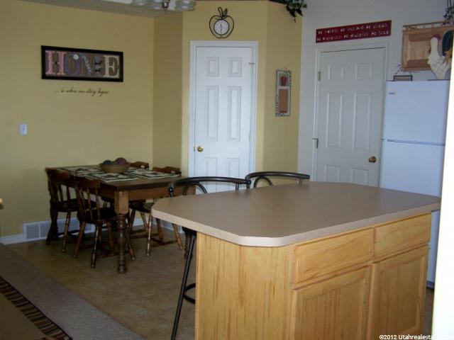 1629 N 2340 W, Clinton, UT 84015 — photo 3