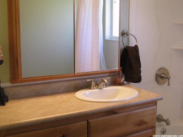 57 S 300 E, Mt Pleasant, UT 84647 — photo 2