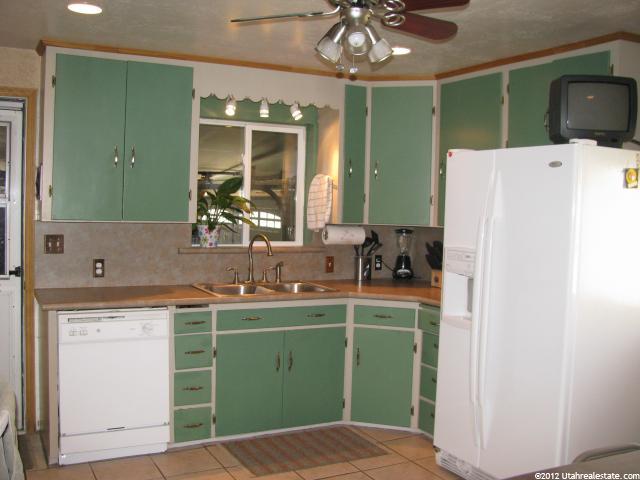 57 S 300 E, Mt Pleasant, UT 84647 — photo 3