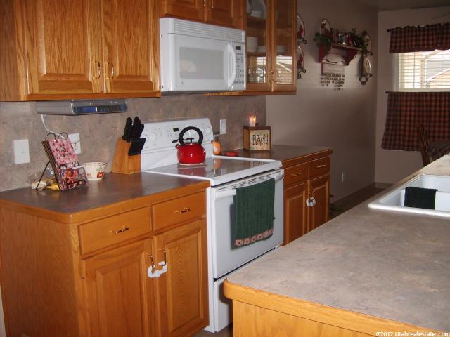1112 W 1395 N, Clinton, UT 84015 — photo 6
