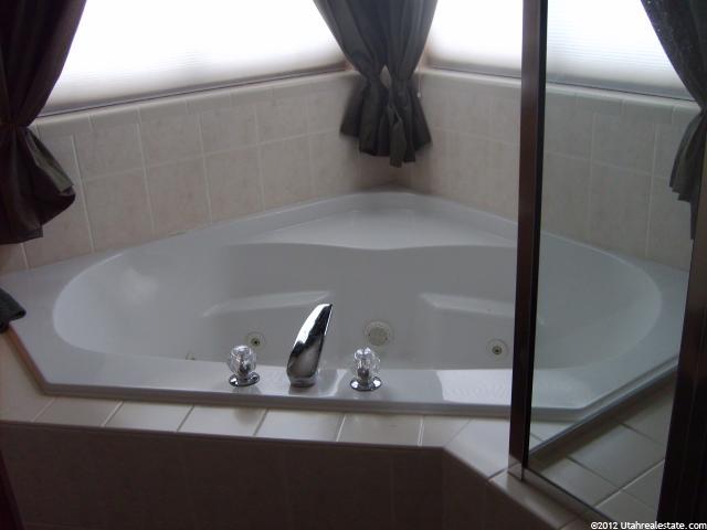 1112 W 1395 N, Clinton, UT 84015 — photo 8
