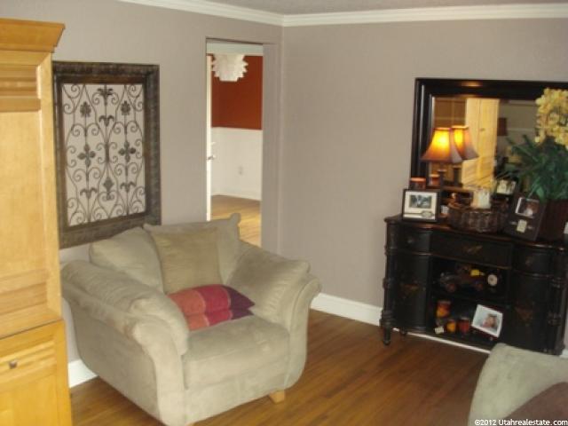 592 E Maple St, Clearfield, UT 84015 — photo 2