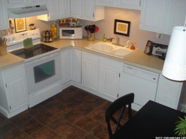 592 E Maple St, Clearfield, UT 84015 — photo 3