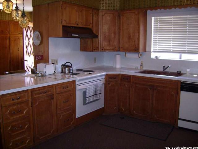 322 E Veyo Pool Resort Rd, Veyo, UT 84782 — photo 2