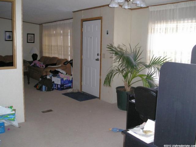 257 E Jordan View Dr, Sandy, UT 84070 — photo 2