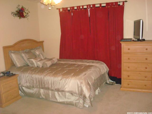 1082 N 2575 W, Layton, UT 84041 — photo 12