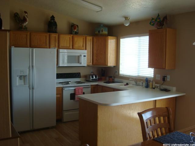 1082 N 2575 W, Layton, UT 84041 — photo 4