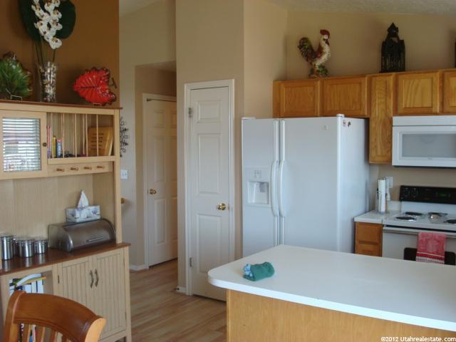 1082 N 2575 W, Layton, UT 84041 — photo 7