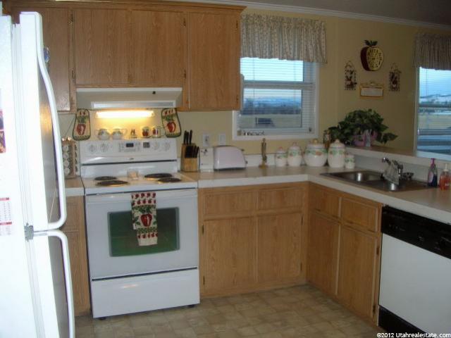 636 S Maple Dr, Garden City, UT 84028 — photo 5