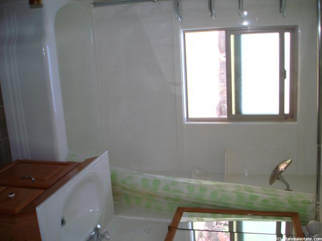 385 E 700 S, River Heights, UT 84321 — photo 2
