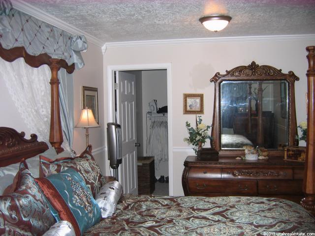 2214 E Oakridge Dr, Layton, UT 84040 — photo 11