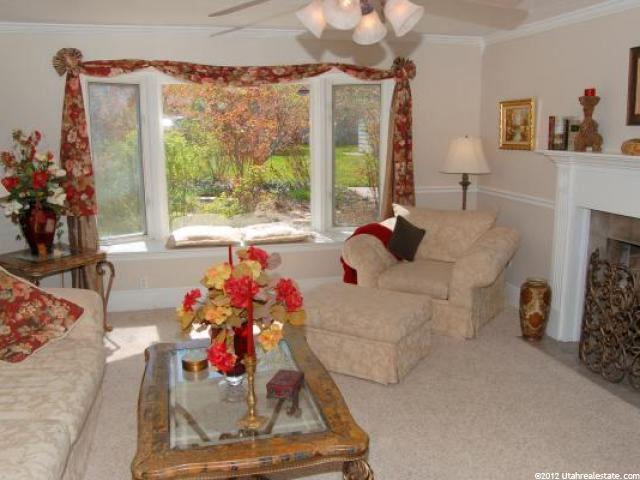 2214 E Oakridge Dr, Layton, UT 84040 — photo 3