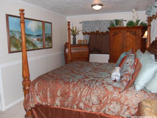 2214 E Oakridge Dr, Layton, UT 84040 — photo 10