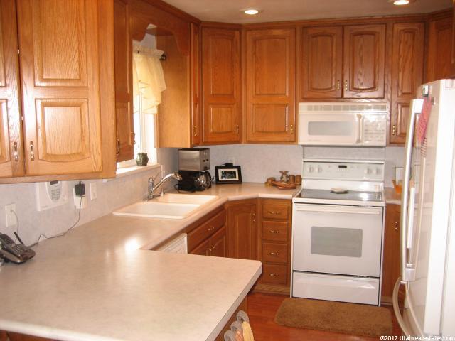 795 E Whispering Pine Dr, Murray, UT 84107 — photo 9