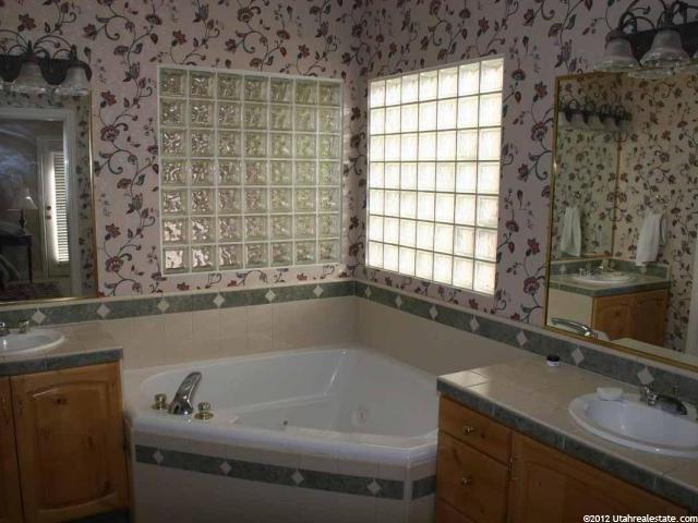 1308 E 1710 S, Bloomington, UT 84790 — photo 9