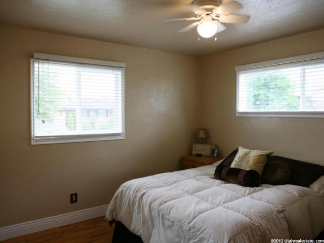 385 E Mountain View Dr S, Sandy, UT 84070 — photo 2