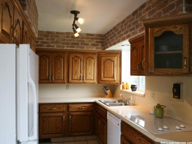385 E Mountain View Dr S, Sandy, UT 84070 — photo 4