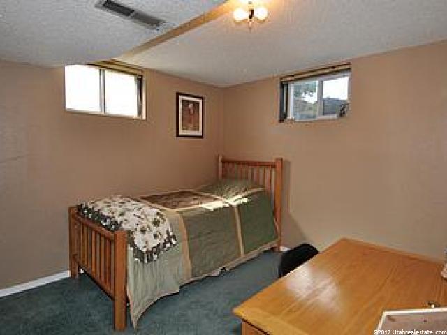 385 E Mountain View Dr S, Sandy, UT 84070 — photo 9