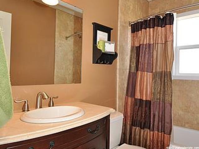 385 E Mountain View Dr S, Sandy, UT 84070 — photo 10
