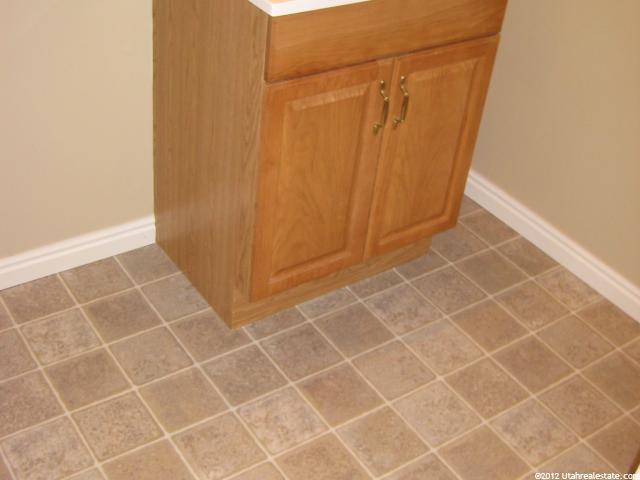 531 W 950 N, Clinton, UT 84015 — photo 2