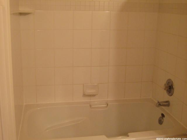531 W 950 N, Clinton, UT 84015 — photo 3