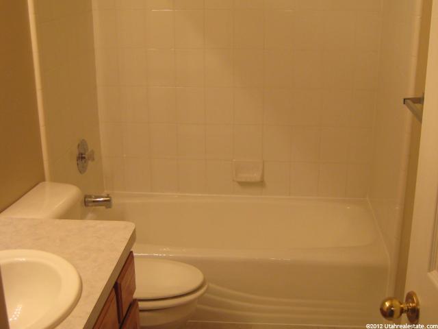531 W 950 N, Clinton, UT 84015 — photo 4