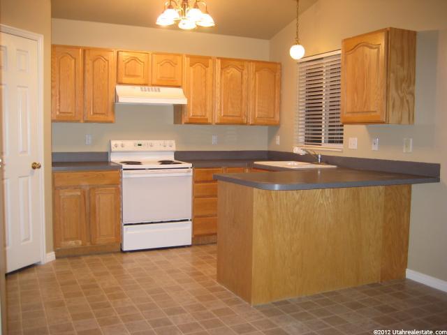 531 W 950 N, Clinton, UT 84015 — photo 5