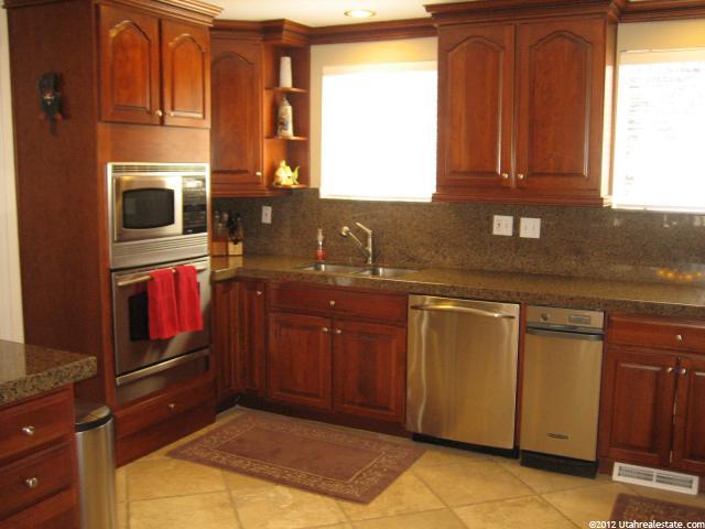 2897 E Robidoux Rd, Sandy, UT 84093 — photo 3