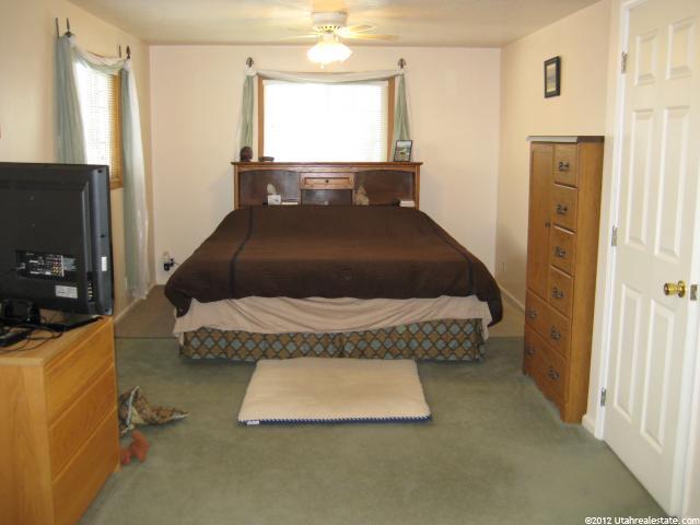 863 E Elm St, Layton, UT 84041 — photo 12