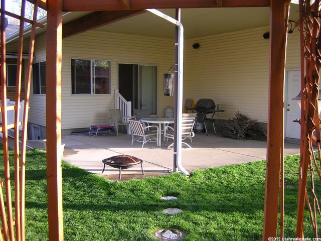 863 E Elm St, Layton, UT 84041 — photo 4