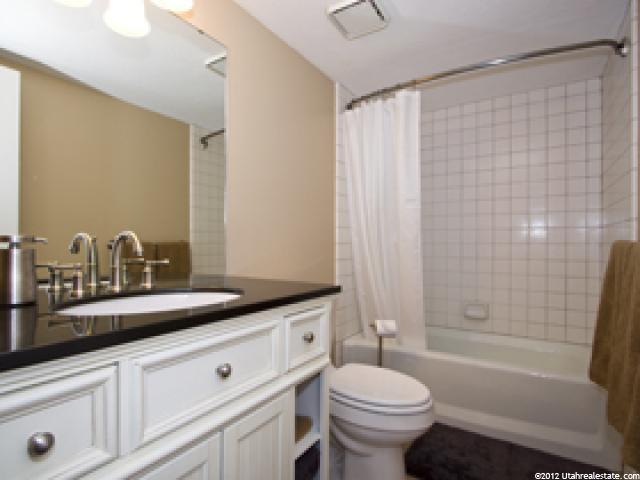 10018 S Falcon View Dr E, Sandy, UT 84092 — photo 10