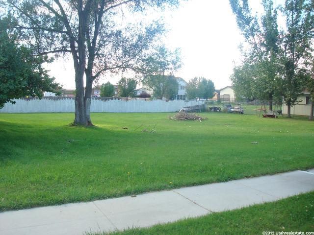 5577 S 3450 W, Roy, UT 84067 — photo 7