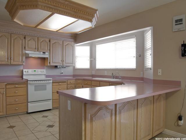 5577 S 3450 W, Roy, UT 84067 — photo 10