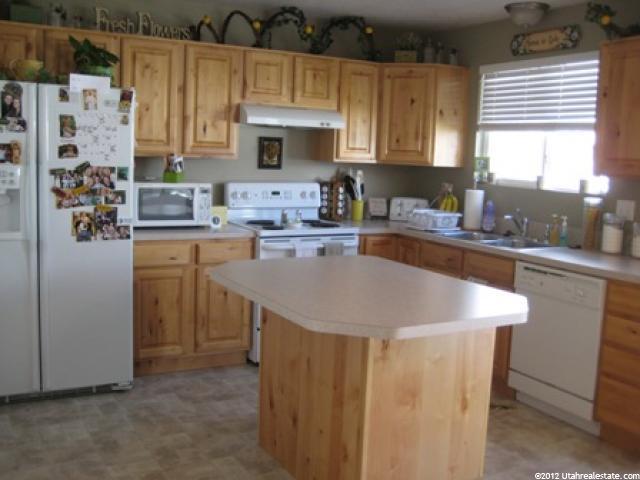 223 E 2325 S, Clearfield, UT 84015 — photo 4