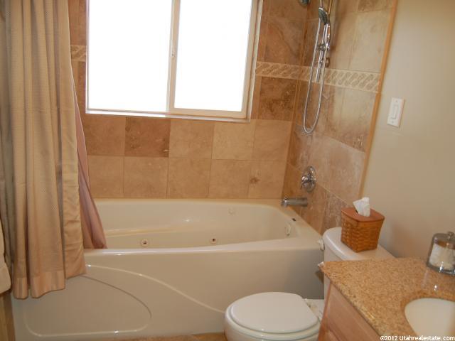 1691 E Fieldcrest Ln S, Holladay, UT 84117 — photo 5