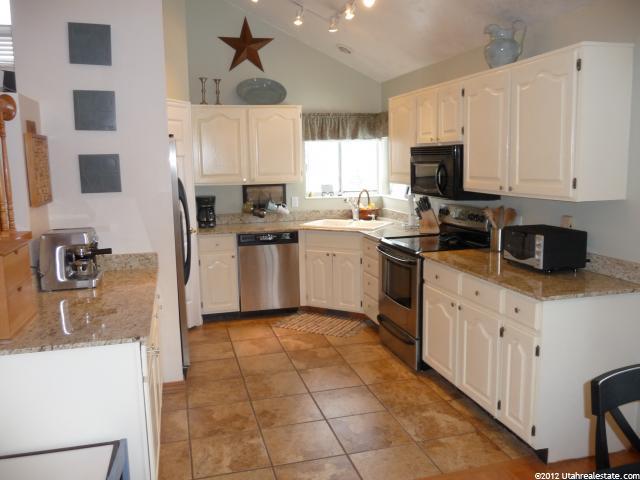 7937 S Broken Ridge Dr E, Sandy, UT 84094 — photo 3