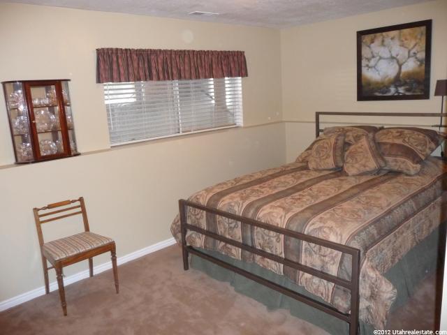 7937 S Broken Ridge Dr E, Sandy, UT 84094 — photo 10