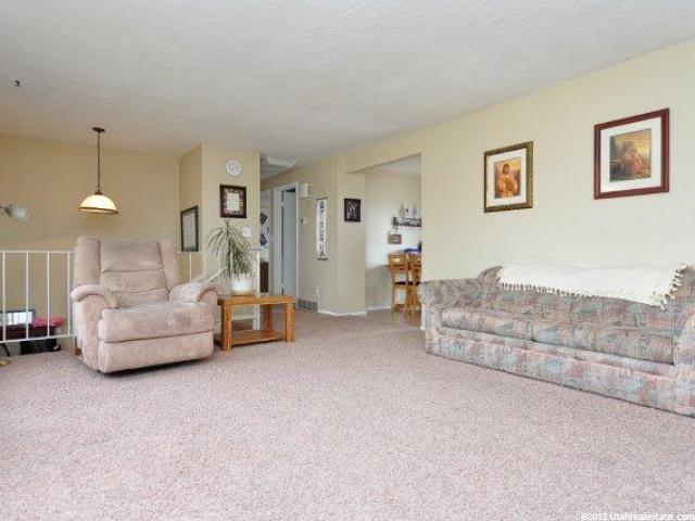 6067 S 2900 W, Roy, UT 84067 — photo 9