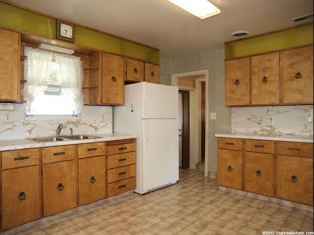 9064 S 300 E, Sandy, UT 84070 — photo 3