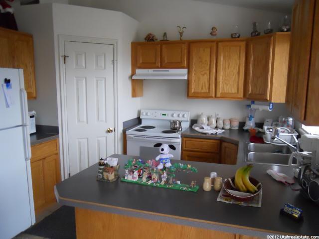 913 E 1375 St N, Ogden, UT 84404 — photo 2