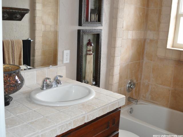 72 W 400 N, Malad City, ID 83252 — photo 6
