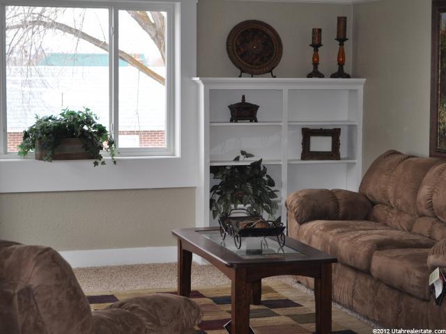 72 W 400 N, Malad City, ID 83252 — photo 7