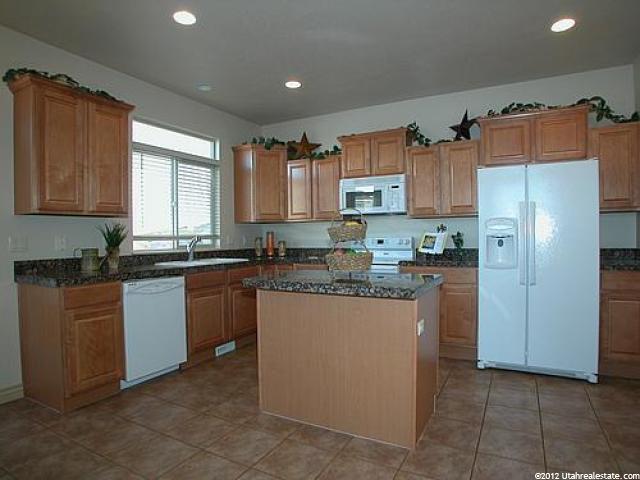 282 E Manilla Dr, Draper, UT 84020 — photo 4