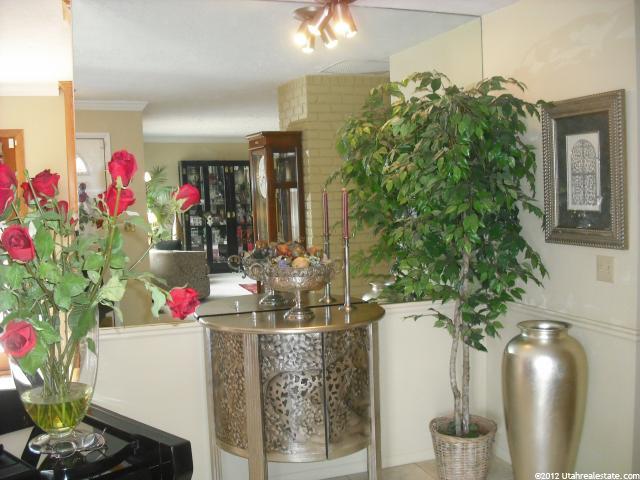 8067 S 1715 E, Sandy, UT 84093 — photo 4