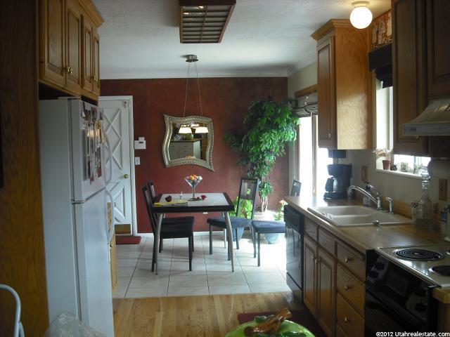 8067 S 1715 E, Sandy, UT 84093 — photo 9